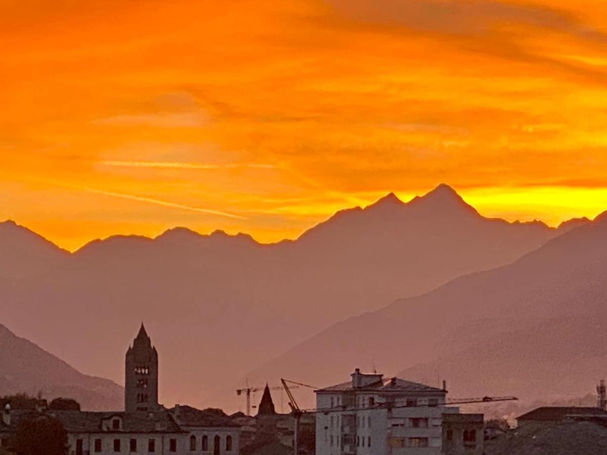 Attico Bellavista Appartement Aosta Buitenkant foto
